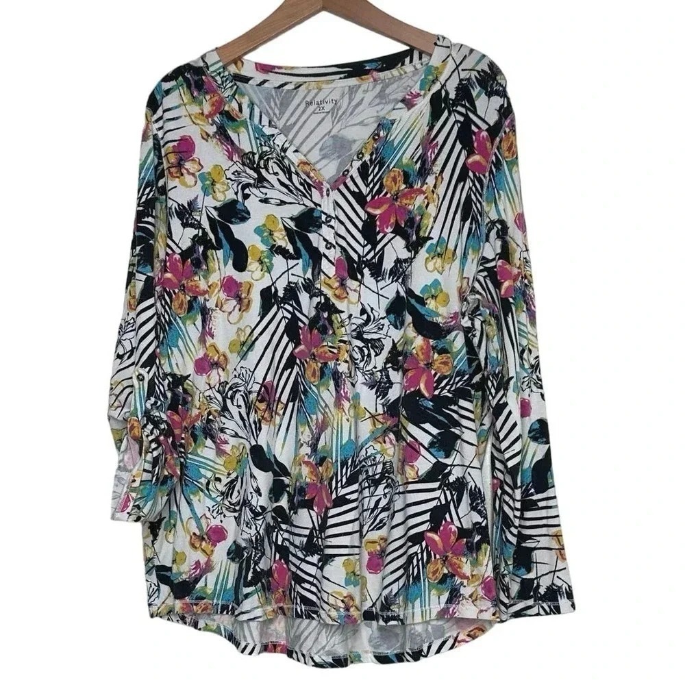 Relativity women's 2X floral multicolor v-neck cotton‎ rayon spandex top